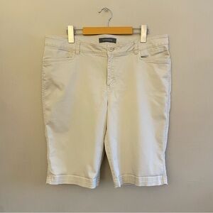 Denver Hayes Cream Bermuda Cotton Blend Shorts 11” Inseam – Size 14 EUC